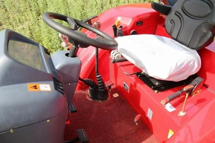 Agriculture Machinery Equipment Farm Tractor