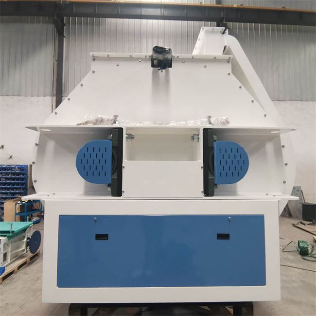 Horizontálny mixér krmív pre zvieratá