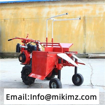 Stroj na zber kukurice